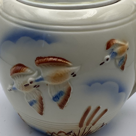 Vintage Porcelier Vitreous China Hand Decorated Flying Duck Teapot - Picture 2 of 11